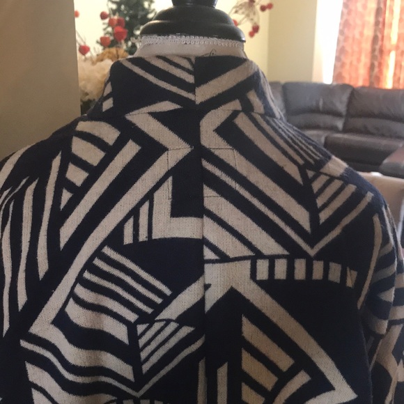 Abstract Design Open Coat - Picture 4 of 8